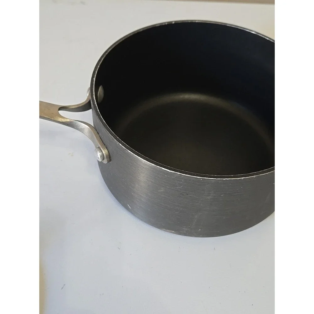 Vtg Calphalon 87012 2 Qt Saucepan w/ Stainless Steel Lid Hard Anodized USA